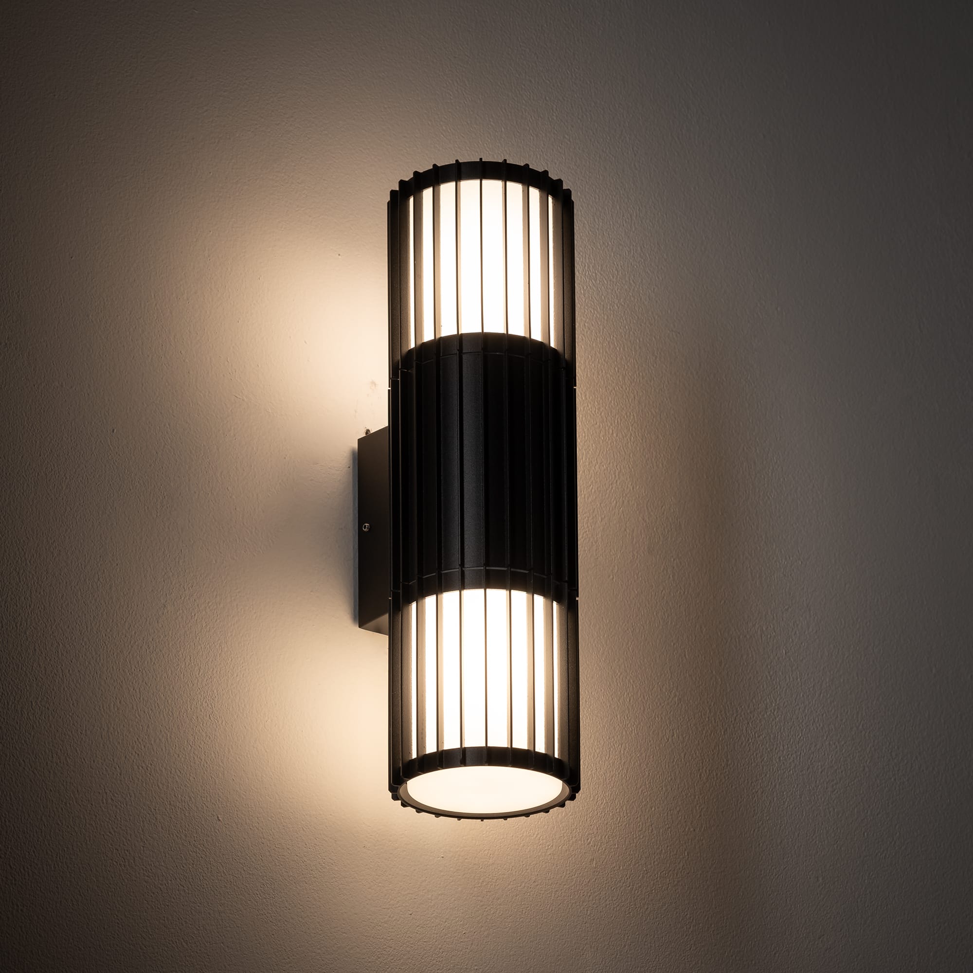 SHIRA Black II WALL - Image 2